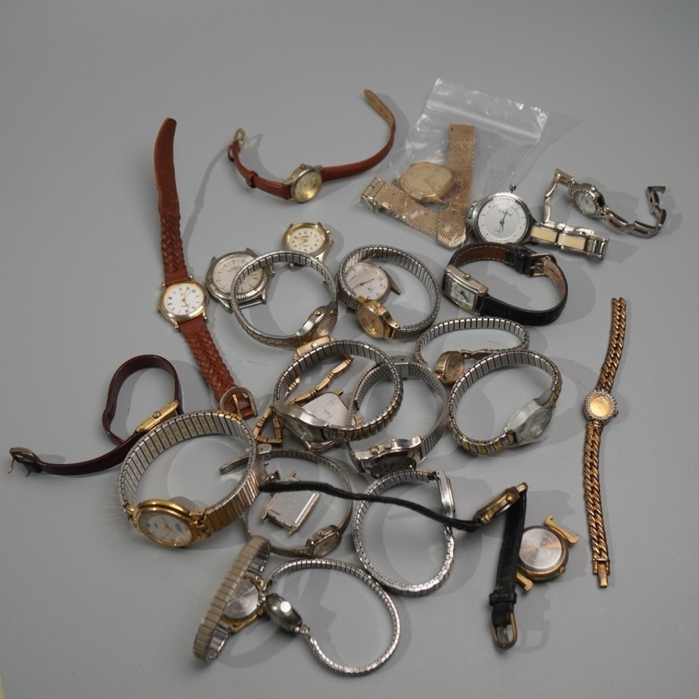 Lot of Vintage‎ Carnival Cardinal Quarts Watches *Untested)